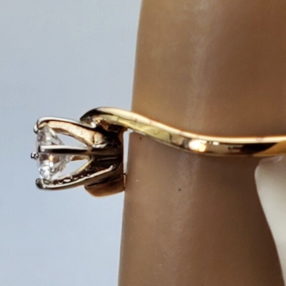 Gold promise Solitaire Ring Size 7 cubic zirconia - Picture 3 of 8
